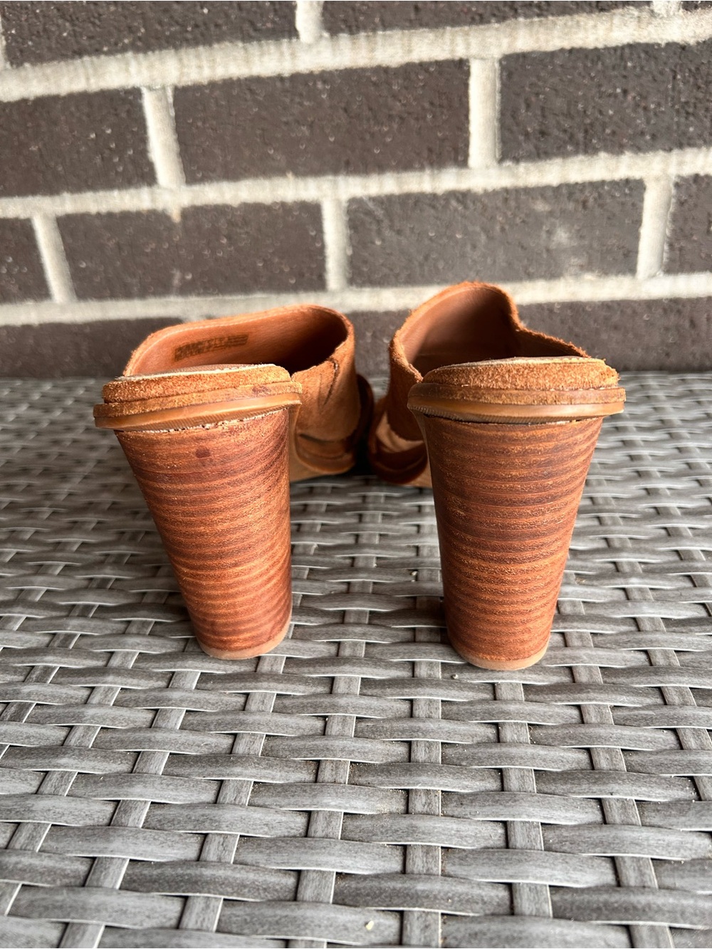 UGG Women's Rust/BrownSuede Crossover Block Heel Mules - Size 10 - Picture 5 of 7